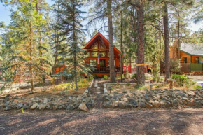 Peaceful Pinetop-Lakeside Cabin with 4 Decks!